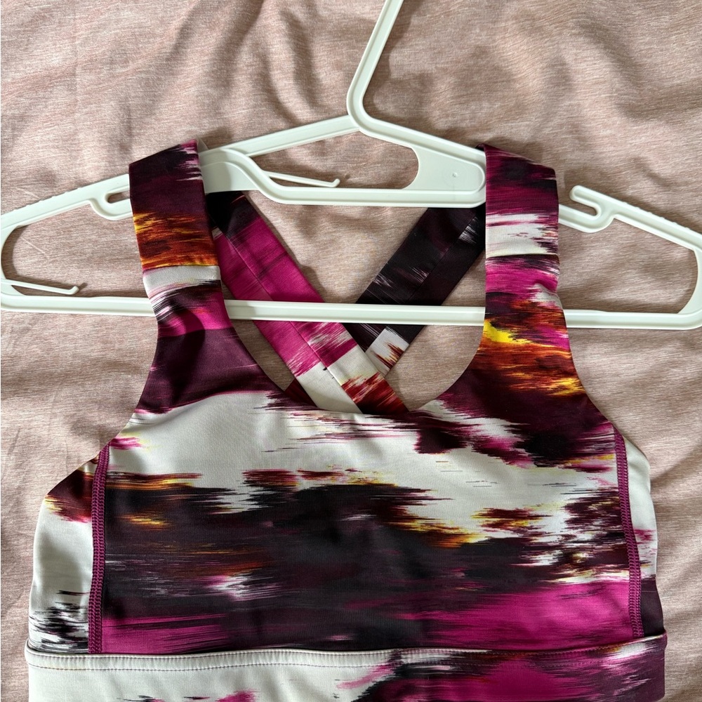 37. EUC Lululemon Multicolor Abstract Sports Bra